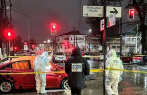 Fallece hombre tras ser baleado al interior de su vehículo