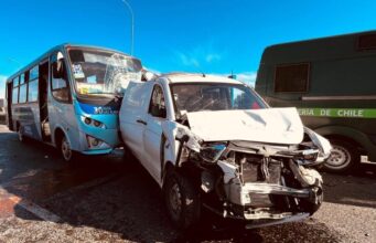 Decretan arresto domiciliario nocturno para chofer de taxibús que provocó accidente fatal en Ruta 150