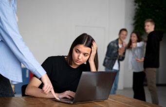 Balance de Ley Karin revela más de 10 mil denuncias tras su primer año en vigencia