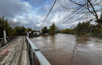 Viviendas con daños, personas aisladas y desbordes de ríos: el balance de Senapred por sistema frontal