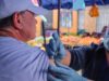 Servicio de Salud Talcahuano realiza operativo de vacunación en feria libre de Lirquén para reforzar campaña contra la influenza