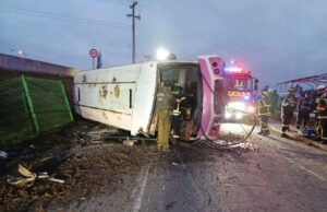 Conductor de bus será formalizado tras volcamiento en Carampangue: manejaba bajo efectos de alcohol y cocaína
