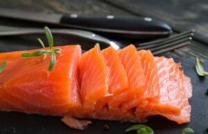 Minsal lanza alerta alimentaria por listeria en salmón ahumado