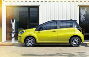 Sernac oficia a automotora por venta de auto eléctrico: No sería compatible con normas de carga en Chile