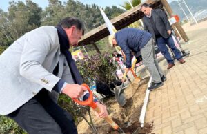Colocan primera piedra de Memorial a la Familia Textil en Tomé