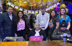 Tras 30 cumpleaños en la calle, reconocida Mireya celebra sus 75 años en su nueva vida