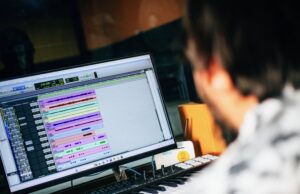 Un espacio que da vida a los proyectos: Sala de Grabación Municipal de Chiguayante celebra su primer aniversario