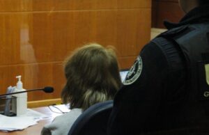 Formalizan por porte ilegal de arma y municiones a mujer vinculada a doble parricidio en Chiguayante