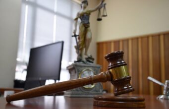 Ordenan prisión preventiva de sujeto por homicidio calificado de adolescente