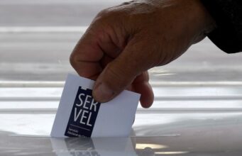 Gobierno ingresa indicación para reponer multa por no sufragar