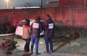 Hombre a bordo de vehículo es baleado en la cabeza y está en riesgo vital