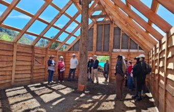 Comunidad pehuenche avanza en construcción de la Ruka Comunitaria Kawellu Ko en Alto Biobío