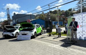 Laja estrena sus tres primeros taxis eléctricos