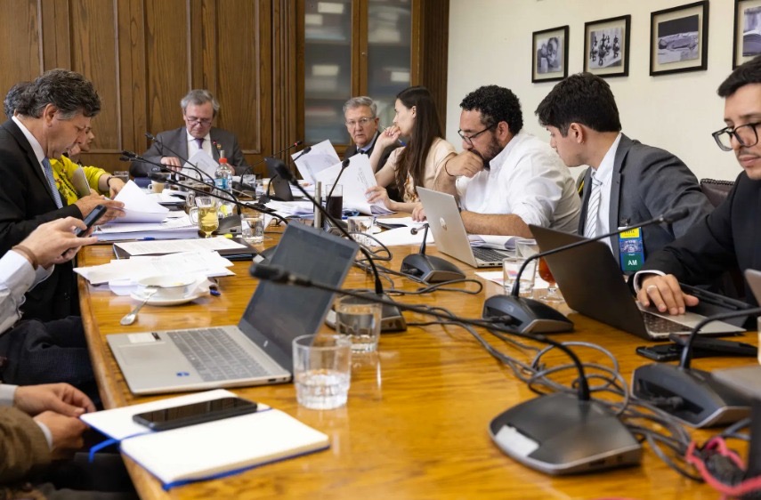 b3189e09-c0d4-423c-9252-d738aa76964b