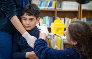 Vacunación escolar en Biobío supera el 80% de cobertura