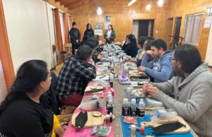 Vecinos de Santa Juana concluyen taller de resina epóxica