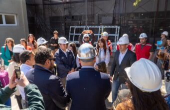 Ministro de Educación supervisa obras en colegios de Concepción