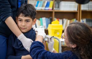 Vacunación escolar superó meta del Minsal en Biobío llegando al 86,5%