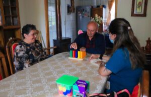 Programa de Demencia del Cesfam Lirquén entrega atención integral a más de 130 personas mayores