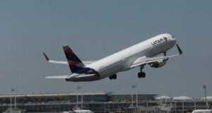 Latam extiende cancelación de algunos vuelos hasta el 22 de noviembre por huelga de pilotos