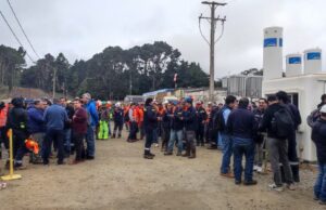 Evacúan refinería Biobío de ENAP tras contingencia en unidad de cracking