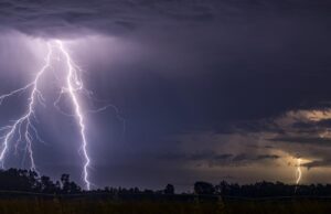 Senapred actualiza aviso por nubes tornádicas, trombas marinas y tormentas eléctricas en Biobío
