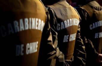 Formalizan y dan de baja a tres carabineros por delitos ocurridos durante procedimiento