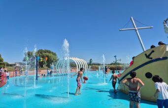 Este viernes abren su temporada estival los juegos de agua del Parque Los Batros