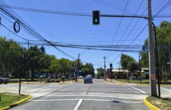 Avanzan obras de integración y sincronización de semáforos en el eje Vicuña Mackenna en Los Ángeles