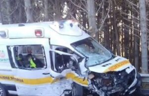 Hombre falleció mientras era trasladado en ambulancia colisionada por vehículo