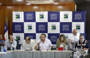 Gobernador Sergio Giacaman encabeza mesa de coordinación para asegurar la continuidad de la reconstrucción en el Biobí