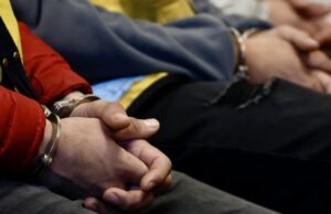 Relato de testigo ayudaría a identificar más involucrados en fatal golpiza en fiesta de año nuevo