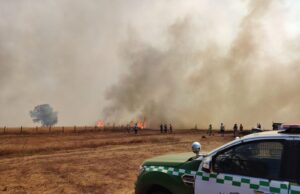 Carabinera que ayudaba a familia en evacuación sufrió severas quemaduras: se mantiene en riesgo vital
