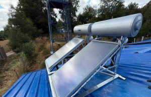 Sistema solar térmico permitirá acceso a agua caliente en escuela rural de Santa Juana