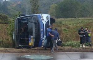 Decretan arraigo y firma de conductor de taxibus por cuasidelito de homicidio