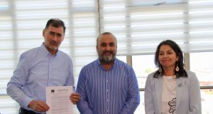 Anuncian soluciones habitacionales definitivas para 12 familias afectadas por incendios en Punta de Parra