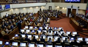 Cámara aprueba proyecto que restringe a inmigrantes en situación irregular acceder a beneficios fiscales