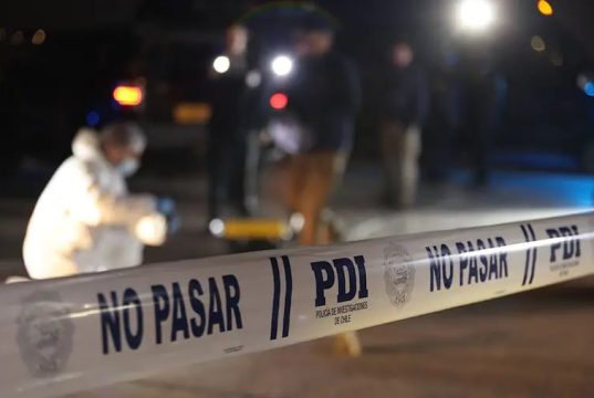 PDI investiga ataque a balazos que dejó a dos personas heridas en Los Ángeles