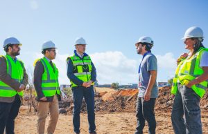 Inician labores de remoción de escombros en Punta de Parra tras incendios