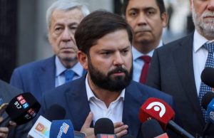 Reunión por cable chino dura sólo 15 minutos: Presidente Boric acusó presiones para retractarse