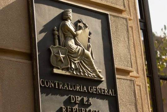 Contraloría cuestiona gasto municipal en celebraciones y anuncia fiscalizaciones