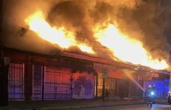 Incendio afecta a galería del centro de Concepción