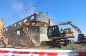 Demolición en Ríos de Chile marca inicio de la reconstrucción tras incendios en Penco