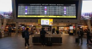 Detienen a concejal de Hualpén en aeropuerto tras afirmar que llevaba una bomba