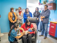 Autoridades refuerzan llamado a inmunizar a lactantes contra el VRS en Lirquén