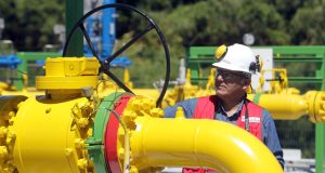 Gobierno defiende suspensión de gas argentino a Ñuble y Biobío y afirma que la situación está controlada