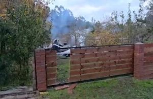 Ataque incendiario deja una casa destruida en ruta P-60-R que une Cañete con Contulmo