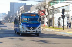 Detienen a chofer acusado de apuñalar a estudiante que habría intentado pagar pasaje con $5 mil