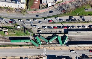 Informe preliminar tras desrielo apunta a falla en uno de los carros del tren de carga