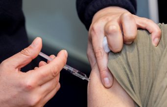 Advierten aumento de atenciones respiratorias en adultos mayores